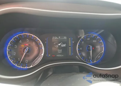 2018 Chrysler Pacifica Touring Plus z USA, uszkodzony, nr VIN 2C4RC1FG3JR279993